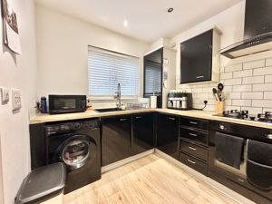 Kitchen- click for photo gallery